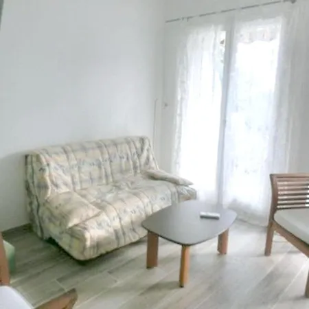 Studio A Sur Mer A 400 M De La Plage Avec Vue Sur La Mer Terrasse Amenagee Et Wifi *